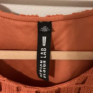 Lord and Taylor design lab crop top in size Large thumbnail 2