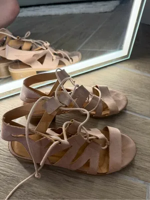 Charlotte Russe Lace-Up Cutout Block Heel Sandals thumbnail 3