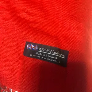 100% Cashmere Made In Scotland thumbnail 3