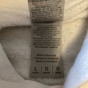Gildan White Heavy Blend Hoodie thumbnail 8