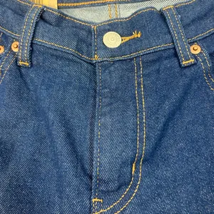NW5 Levi's Women's Boyfriend Jeans in Deep Blue 29x30 thumbnail 13