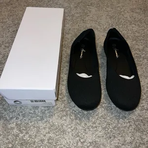 Black Slip On Flats NWT Size 7 thumbnail 7