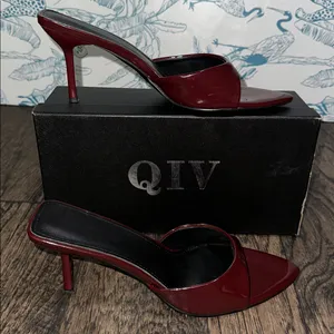 Qi Women's Deep Red Slide Heels Size 9.5 thumbnail 4