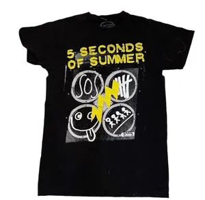 5SOS 5 Seconds of Summer Concert TShirt Black Yellow Band Merch S Y2K Pop thumbnail 1
