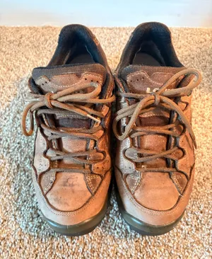 Lowa Gore-Tex Leather Waterproof Hiking Shoes Women’s Size 5 Vibram Trail Hiking Boots thumbnail 1
