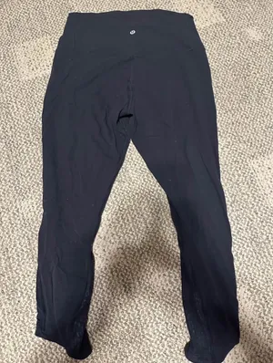 Women size 10 Lululemon cropped leggings thumbnail 2