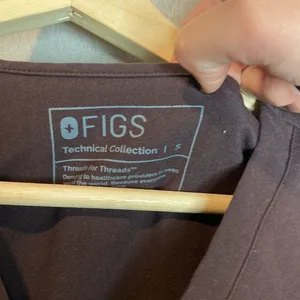 Figs brown short sleeve thumbnail 2
