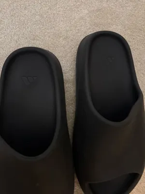 Yeezy Slides Adidas Onyx thumbnail 5