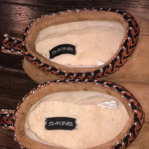 DAKINE faux sheepskin lined slippers size 9-10 thumbnail 4