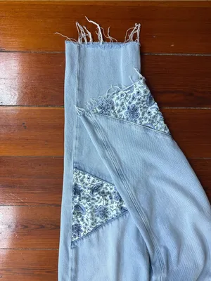PAIGE Noella Light Blue Patchwork Cropped Raw Hem Jeans Sz 29 🧡🍄 thumbnail 10