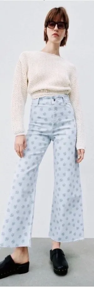 Zara floral jeans  thumbnail 1