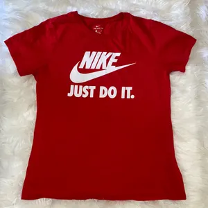 Nike Red and White Athletic Cut Short Sleeve Top thumbnail 1