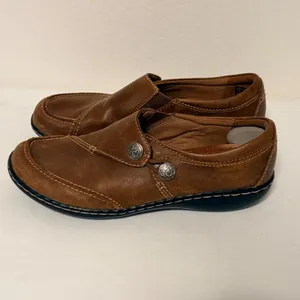 Clarks Ashland Lane Loafers Sz 6 Leather Unstructured Button Slip On Shoes thumbnail 3