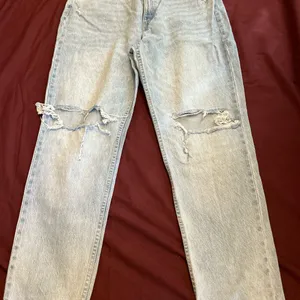Zara Light Wash High-Rise Ripped Jeans thumbnail 2
