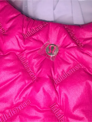 Lululemon authentic NWT Quilty Pleasures Shoulder Bag Mini. 5L Berry Rumble thumbnail 4