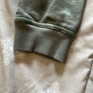Universal Threads camo pullover sweatshirt,  size large thumbnail 2
