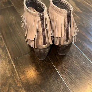 Fringe brown leather Ankle Boots size 7 1/2 thumbnail 4