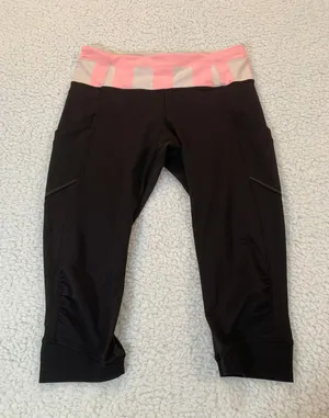Pink and Black Capri Leggings Vintage Style Size 4 GUC thumbnail 1