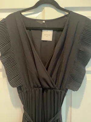 Belle De Jour Paris Black Pleated Maxi Dress 2XL Belted Wrap V Neck NWT thumbnail 2