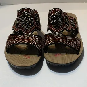 M G Slide Sandals with Rhinestones. Size 8 1/2. thumbnail 6