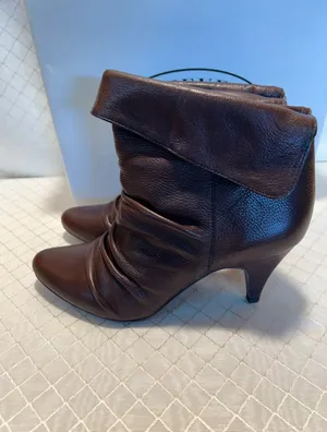 Steve Madden Aplegate Brown Leather Slouchy Ankle Heeled Boots Size 8 thumbnail 3