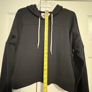Mossimo Women’s Cropped Black Long Sleeve Pullover Size Medium thumbnail 7
