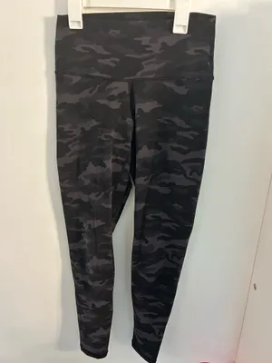 Colorfulkoala Black Camo High-Rise Leggings thumbnail 2