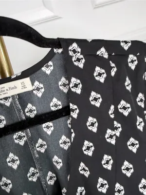 Abercrombie & Fitch XS Black Geometric Print Bell Sleeve Mini Dress thumbnail 8