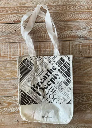 Lululemon Small Reusable Bag 🖤 White/Black Logo | Pre-Loved Excellent Condition thumbnail 1