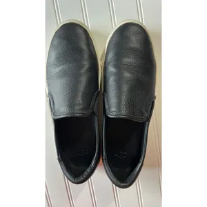 UGG Jass Slip On Sneaker Black Pebbled Leather Platform Shoes Womens 9 thumbnail 8