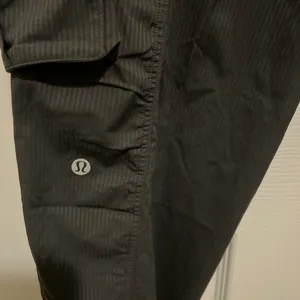 Lululemon Dance Studio Relaxed Fit MR Cargo Jogger thumbnail 2