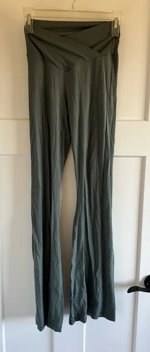 Aerie Flare Crossover Flare Leggings thumbnail 1