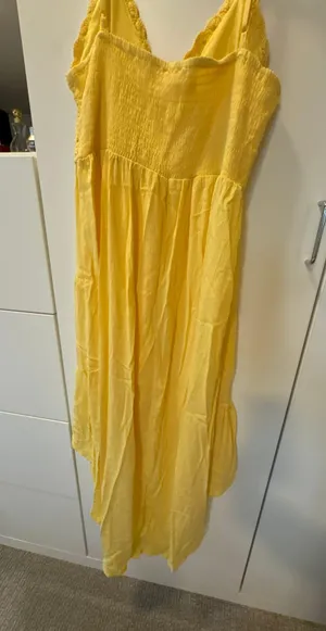 Yellow Dress Size XL thumbnail 4