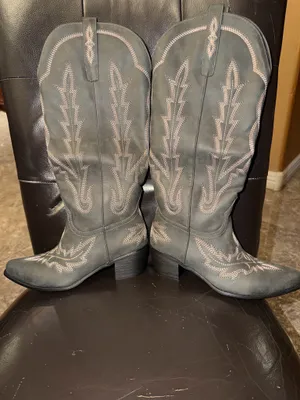 Boots Gray Size 8 thumbnail 4