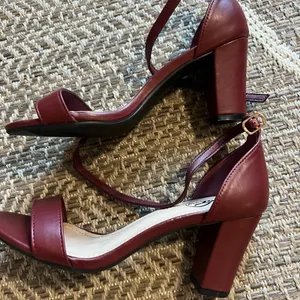 Trary Ankle strap heel Sz 9 Red thumbnail 5