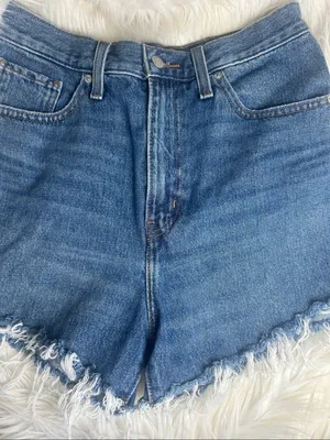 Levi's Shorts Women's Size 28 High Waisted Mom Shorts Frayed Hem Medium Wash thumbnail 1