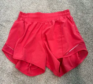 Lululemon Hotty Hot 4" Shorts thumbnail 1
