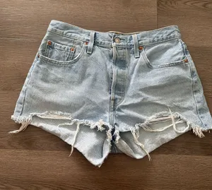 Levi’s 501 Light Wash Denim Shorts thumbnail 1