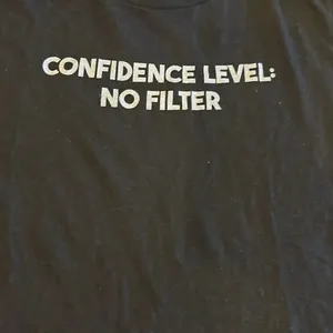 Don’t Tell Mama Women’s Black ‘Confidence Level: No Filter’ Black T-Shirt thumbnail 2