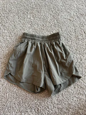 Lululemon Track That High-Rise Lined Short 5" Light Olive Green Color Size 4 thumbnail 3