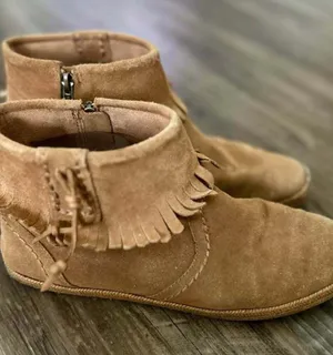 UGG Fringe Suede Ankle Boots Size 6 Women’s thumbnail 1
