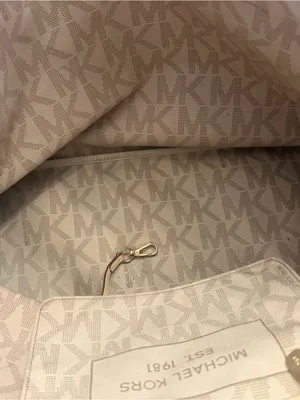 Michael Kors Vanilla Jet Set Travel Signature MK Tote Bag thumbnail 9