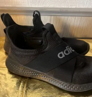 Women’s Adidas shoes thumbnail 1