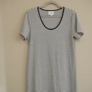 Things Between Maxi Dress Navy White Striped Ribbed Scoop Neck Minimalist Casual thumbnail 2