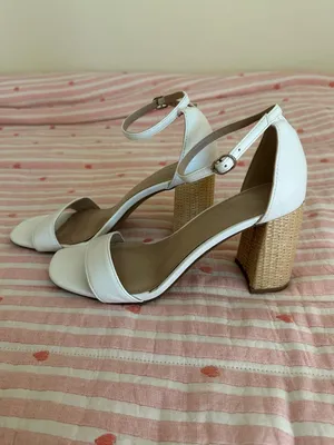 Kelly & Katie Caital Sandal Size 8 White Ankle Strap Block Heel thumbnail 3