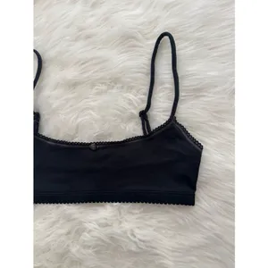 Skims Lightweight Cotton Logo Picot Scoop Bralette Soot Tonal XS thumbnail 5