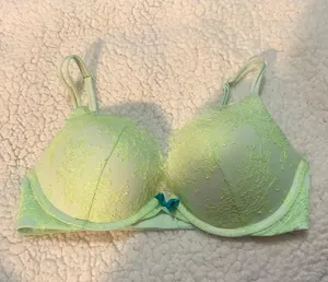 Victoria’s Secret Very Sexy Push-Up thumbnail 1