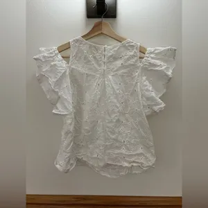 EUC Anthropologie Maeve White Eyelet Cold Shoulder Ruffle Blouse Size Small thumbnail 5