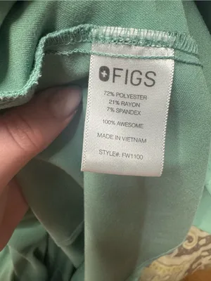 Figs scrub top thumbnail 4