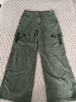 Cargos thumbnail 2